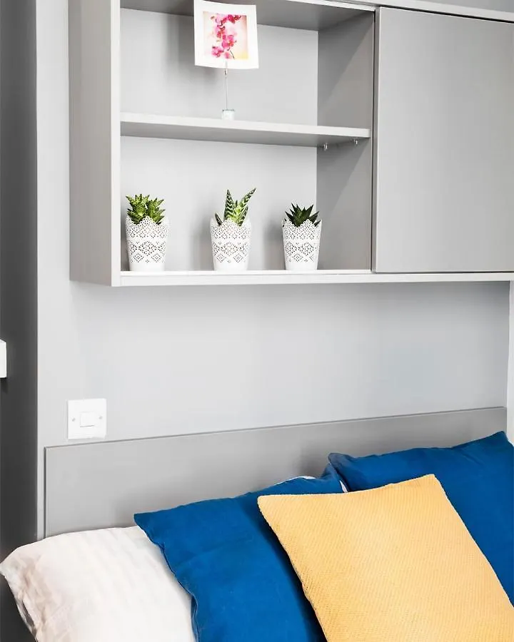 Zeni Ensuite, In The Vibrant Docklands 0*, Dublín Irlanda
